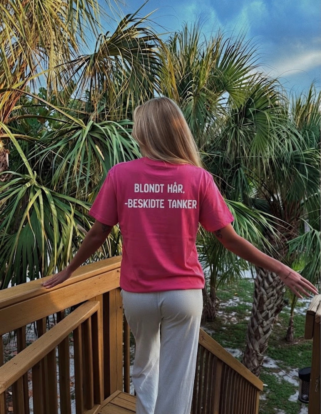Blondt hår, beskidte tanker tee