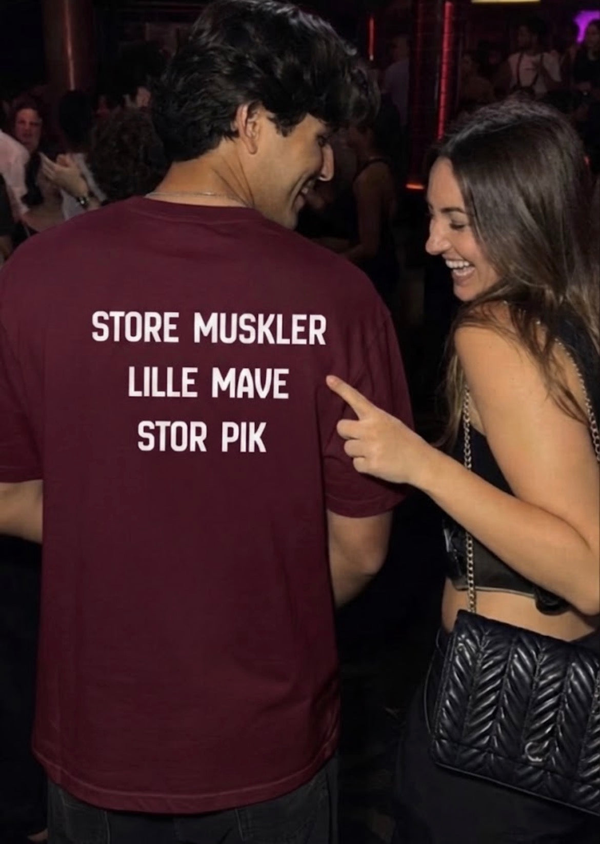 Store muskler lille mave stor pik tee