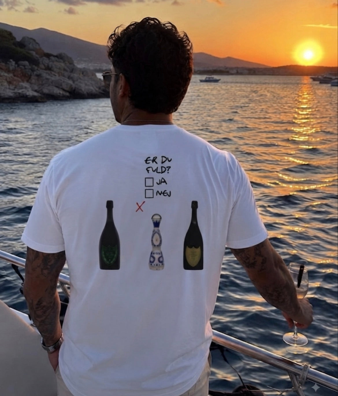 Luksus og natteliv i topklasse: "Er du fuld?" T-shirten – VIP Luxury Edition! 🍾🇲🇽✨