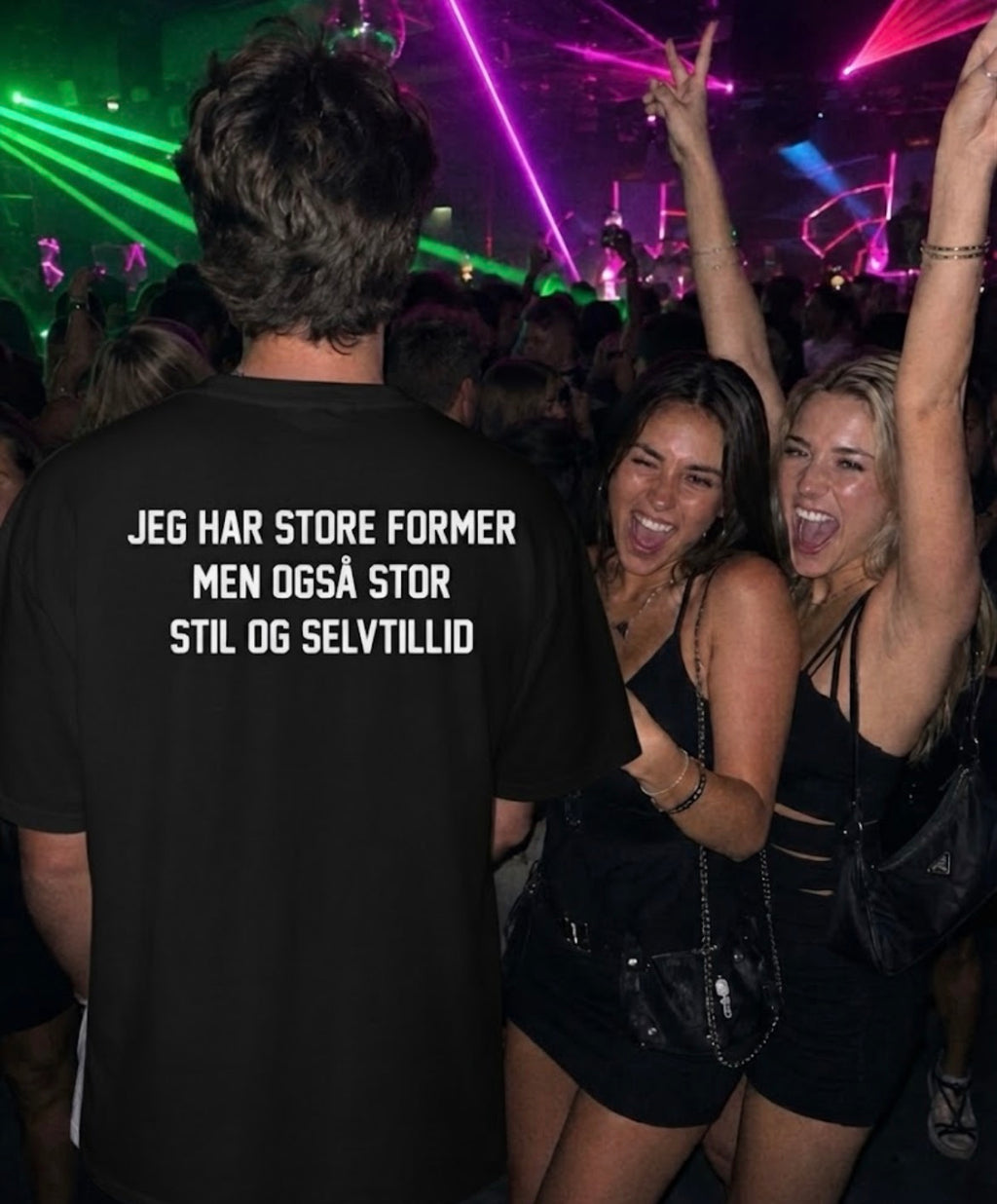 Jeg har store former, men også stor stil og selvtillid. tee